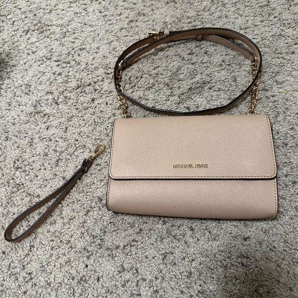 Michael Kors Handbags - Tan Michael Kors crossbody bag